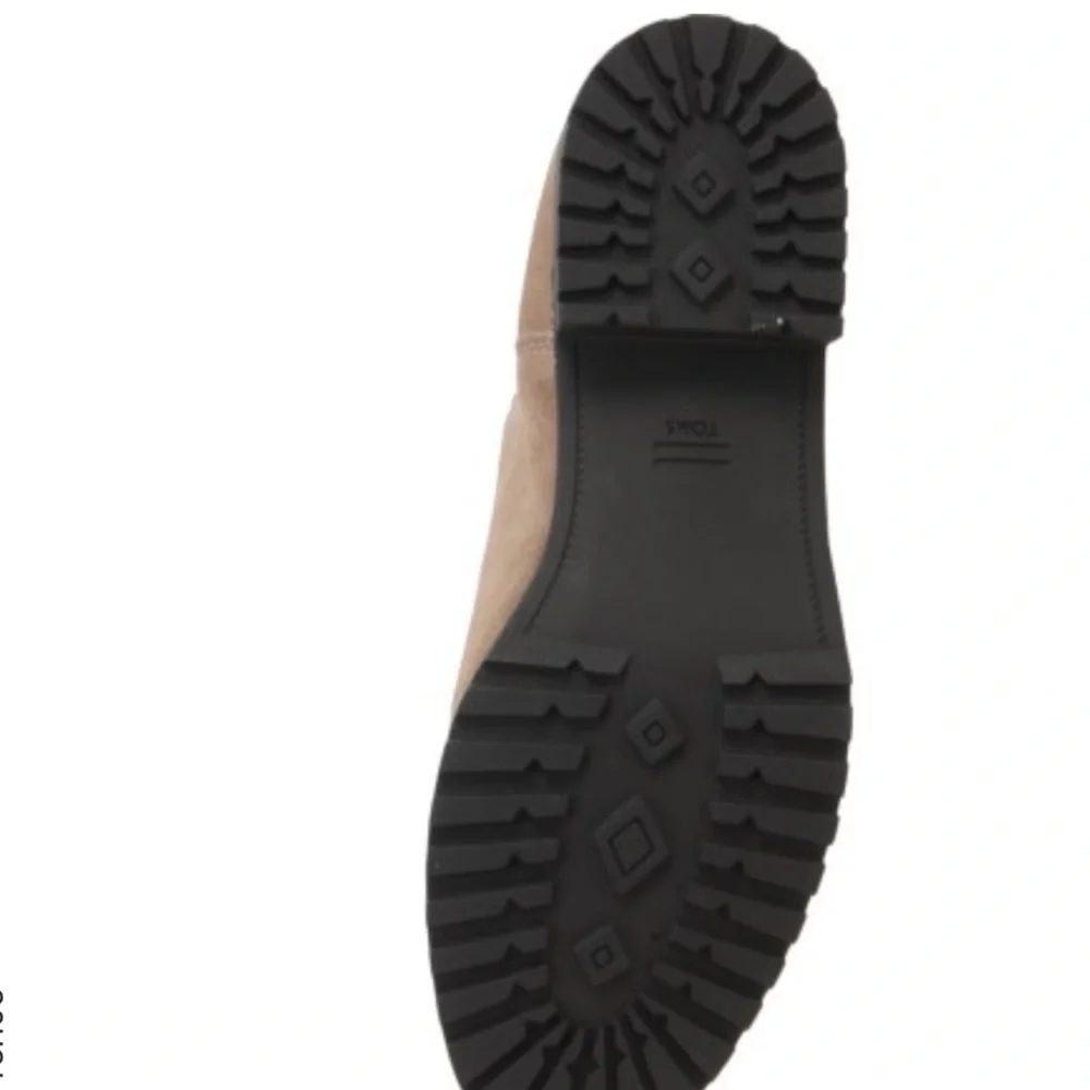 Toms - Picture 2 of 10